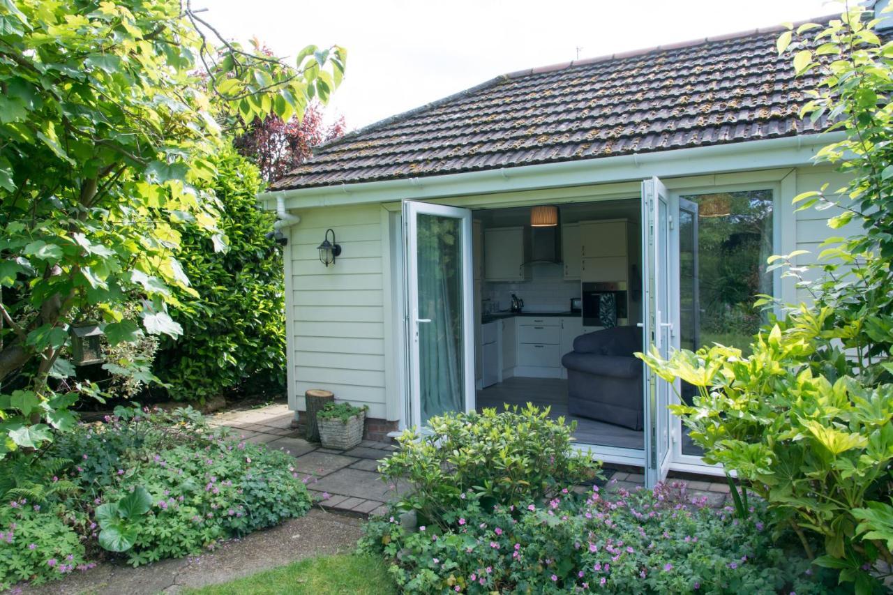 Luxury Self Catering With Cosy Cabin & Sauna In コルチェスター エクステリア 写真