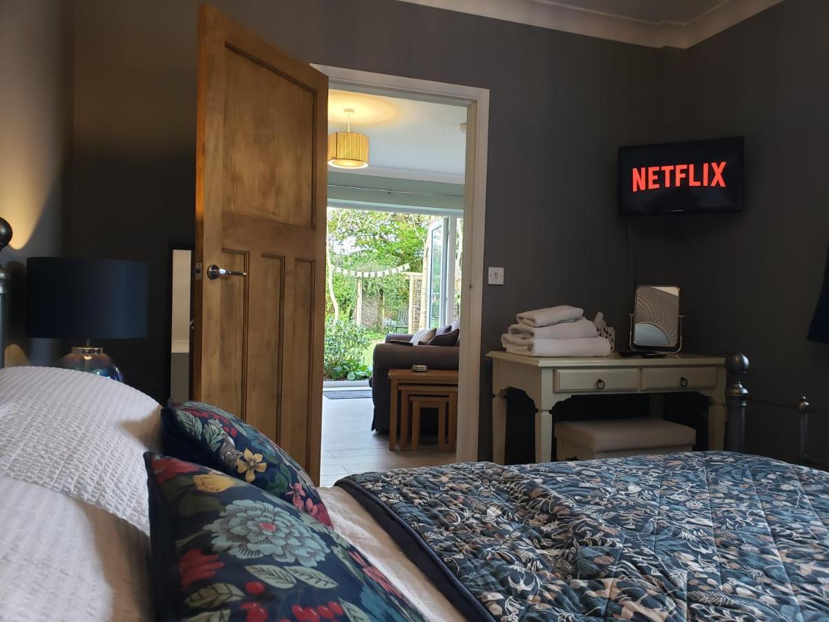 Luxury Self Catering With Cosy Cabin & Sauna In コルチェスター エクステリア 写真